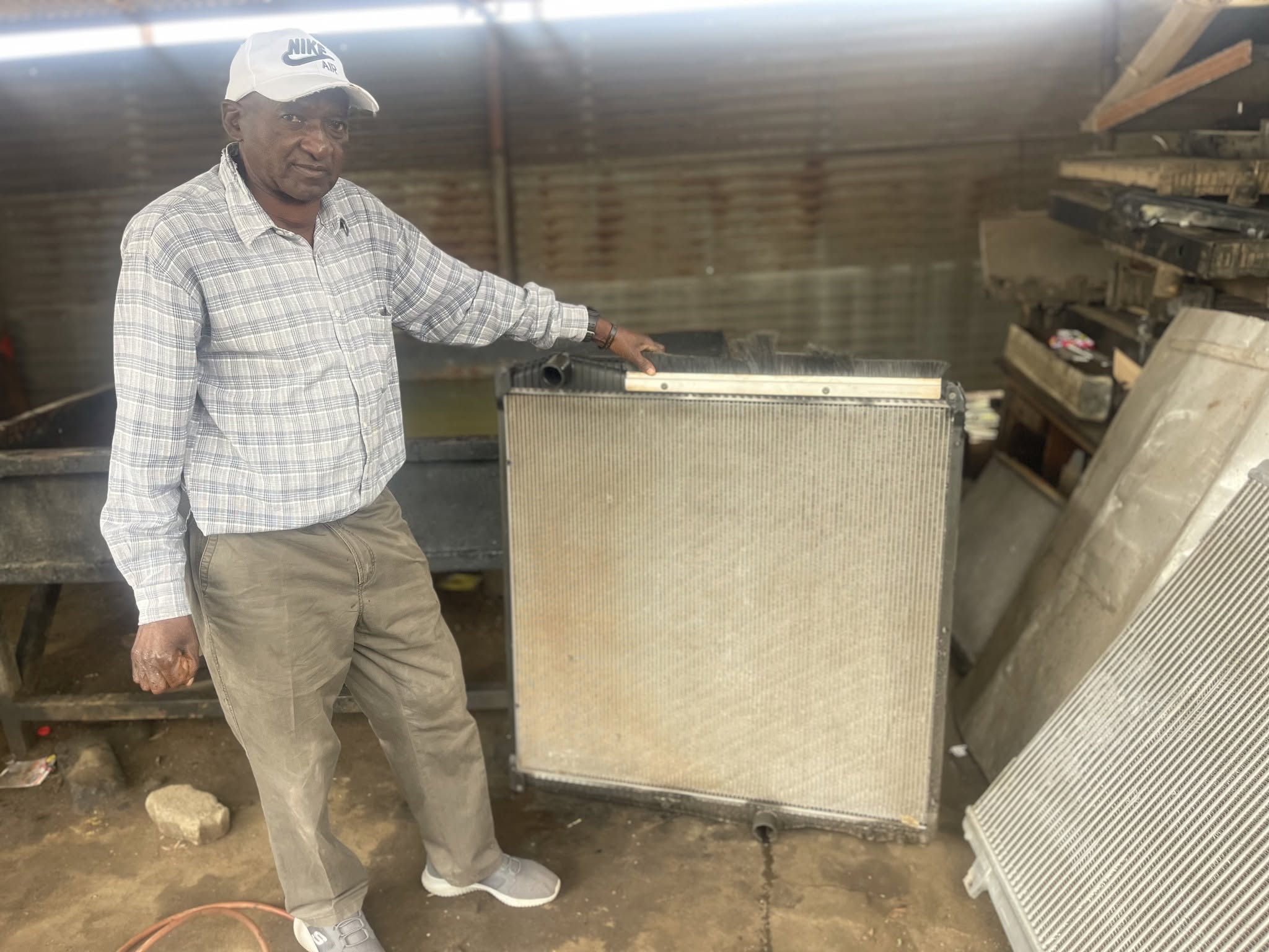 Heavy-duty radiator service